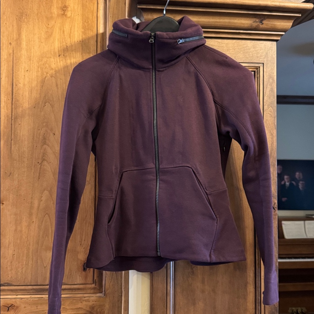 💥Leaving closet 2-1💥Women’s Purple Lulu Lemon Zip-Up Hoodie